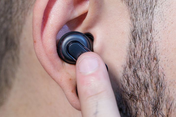 JBL Tour Pro 2 fones