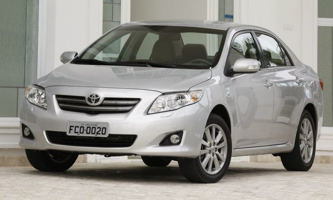Toyota Corolla 2009 visto de frente