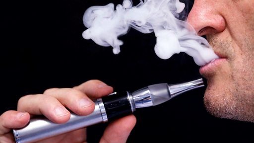 Estudos sugerem que vapes não são mais saudáveis que cigarros tradicionais