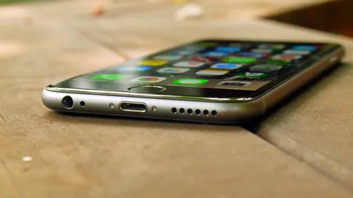 Apple pode abandonar conector de fone de ouvido no iPhone 7