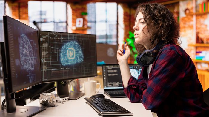 Os 5 cargos mais procurados e bem pagos em tecnologia no Brasil em 2025