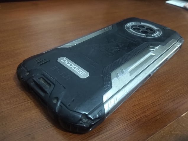 Doogee S96 Pro destruído