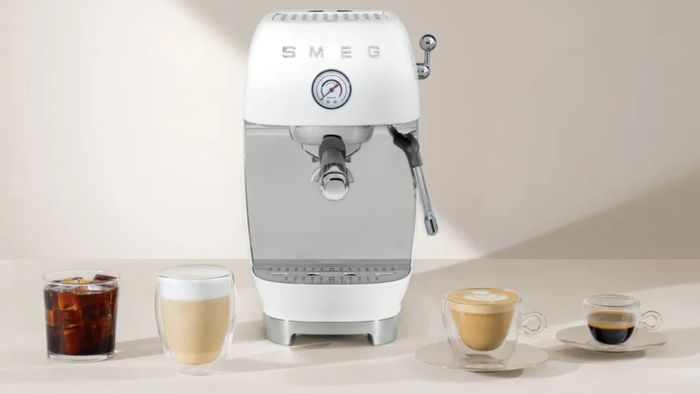 Nova Smeg faz expresso quente e frio em apenas 2 min; design de cair o queixo