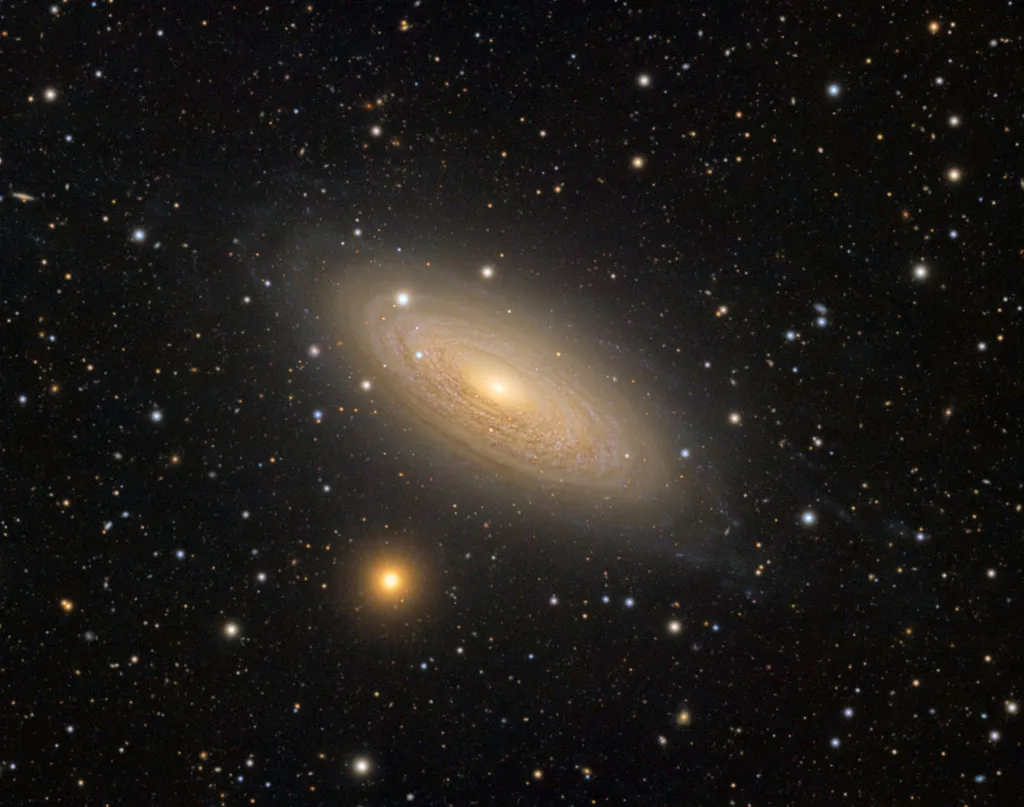 A galáxia NGC 2841, a cerca de 46 milhões anos-luz de nós (Imagem: Reprodução/Vitali Pelenjow)