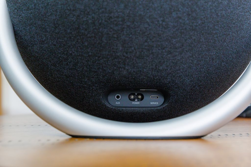 Review Harman Kardon Onyx Studio 8 | Uma caixa de som refinada