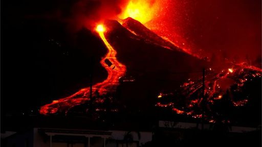 Vulcão Cumbre Vieja entra em erupção, mas não provoca tsunami no Brasil