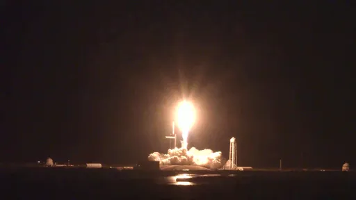 SpaceX lança mais satélites Starlink e já tem mais de 2.000 unidades em órbita