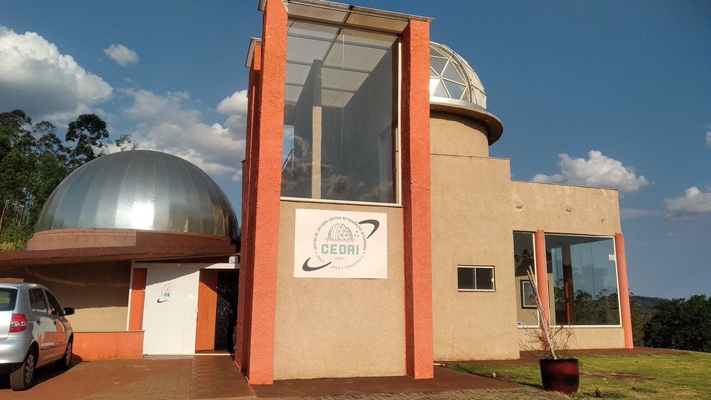 CEDAI, observatório e planetário localizado em Londrina, reservado para excursões escolares (Foto: Canaltech)