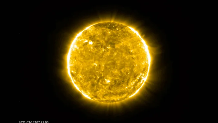 Qual é a cor mais forte ao sol?