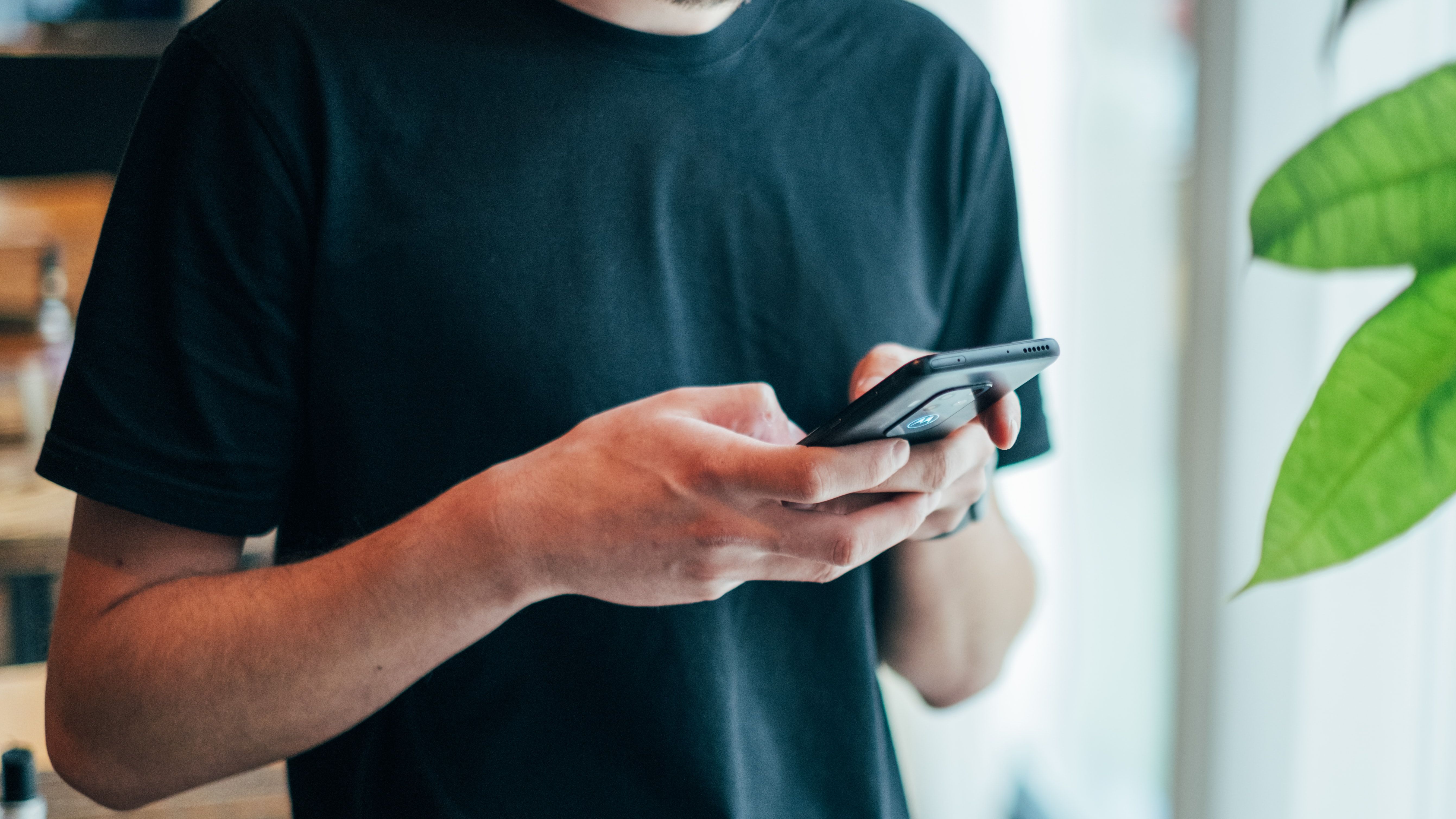 Golpe usa mensagem de texto falsa sobre compra no cartão de crédito no RS –  Clic News