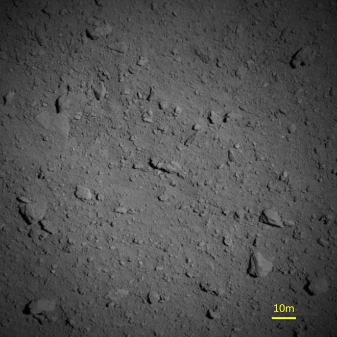 Espaçonave japonesa Hayabusa2 tira fotos a 851 metros do asteroide Ryugu