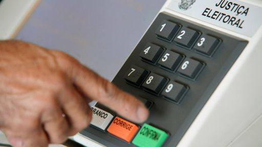 Urnas eletrônicas podem ser hackeadas?