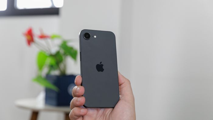 iPhone 17e virá com tela "parada no tempo"; entenda