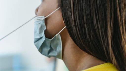 Primeiro robô que faz exame de COVID com swab é lançado na China