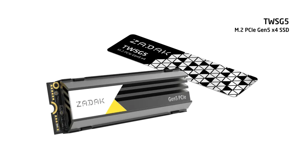 O ZADAK TWSG5 é uma variante gamer do modelo da Apacer, tendo como única diferença a disponibilidade de uma versão que troca o heatsink por um cooling pad de grafeno (Imagem: Divulgação/Apacer)