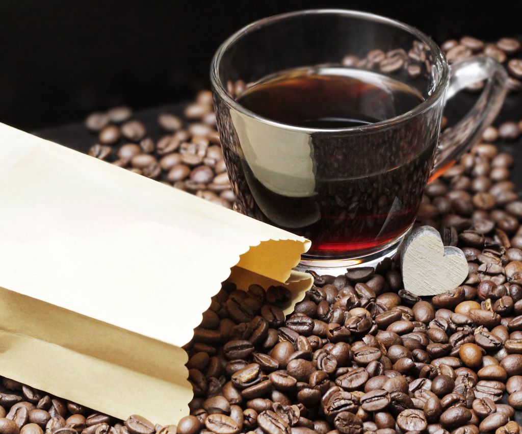 Tomar café pode causar vicío e provocar danos à saúde (Imagem: NoName_13/Pixabay)