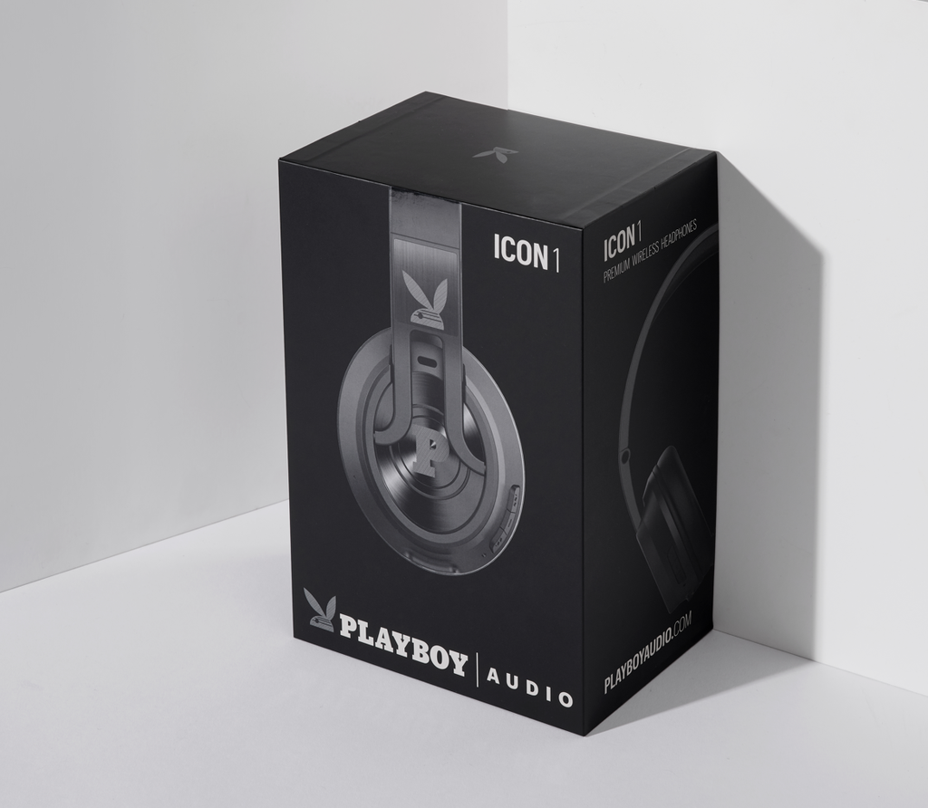 O fone de ouvido Icon 1, da Playboy Audio, vem em uma caixinha com alguns outros itens, como cabo auxiliar