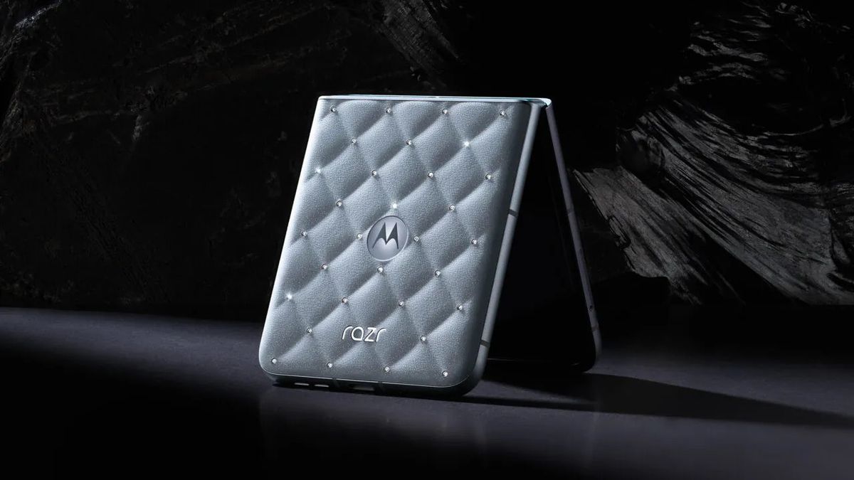 Motorola Razr 60 ganha visual luxuoso e com cristais em nova versão exclusiva
