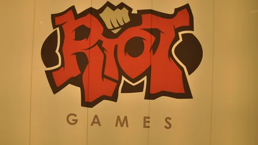 Funcionários da Riot Games saem em passeata de protesto nesta segunda-feira (6)