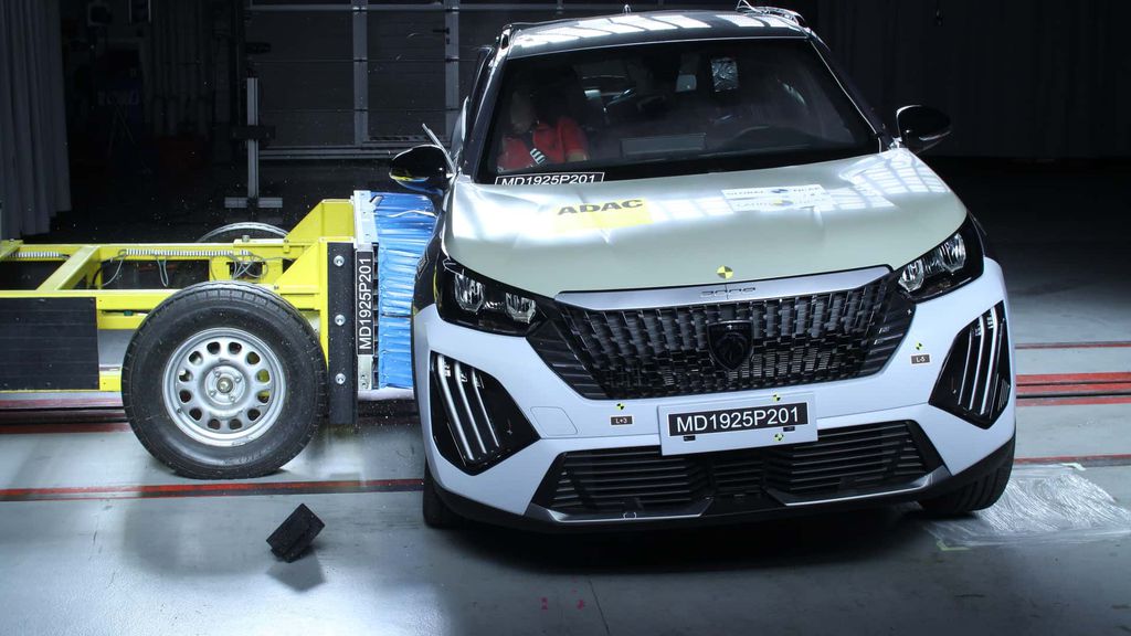 Peugeot 2008 durante teste de segurança do Latin NCAP