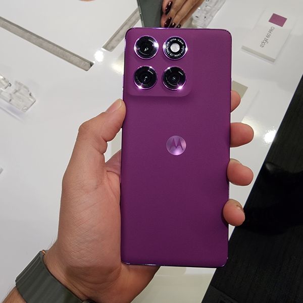Motorola Edge 60 Pro chega ao Brasil chip MediaTek e até 12 GB de