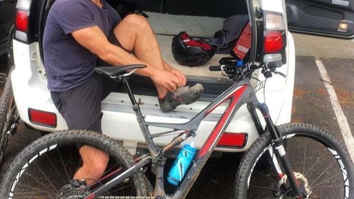 Após queda, iPhone 6 entra em combustão e causa queimaduras na perna de ciclista