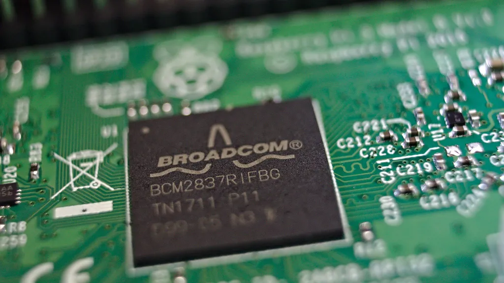 Chips da Broadcom já foram adotados em aparelhos de empresas como Apple e Google (Imagem: Florian Knodt/Flickr)