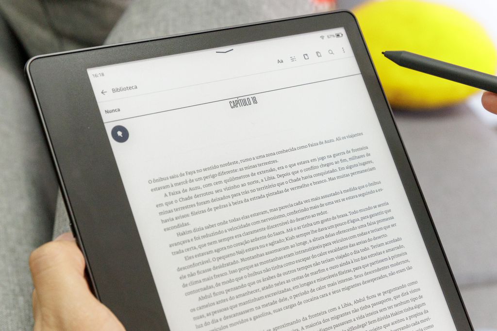 TCL 40 NXTPAPER x Kindle | Qual é o melhor para ler livros?
