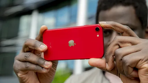 Procuradores da República ganham iPhone SE (2020) e chamam aparelho de "esmola"