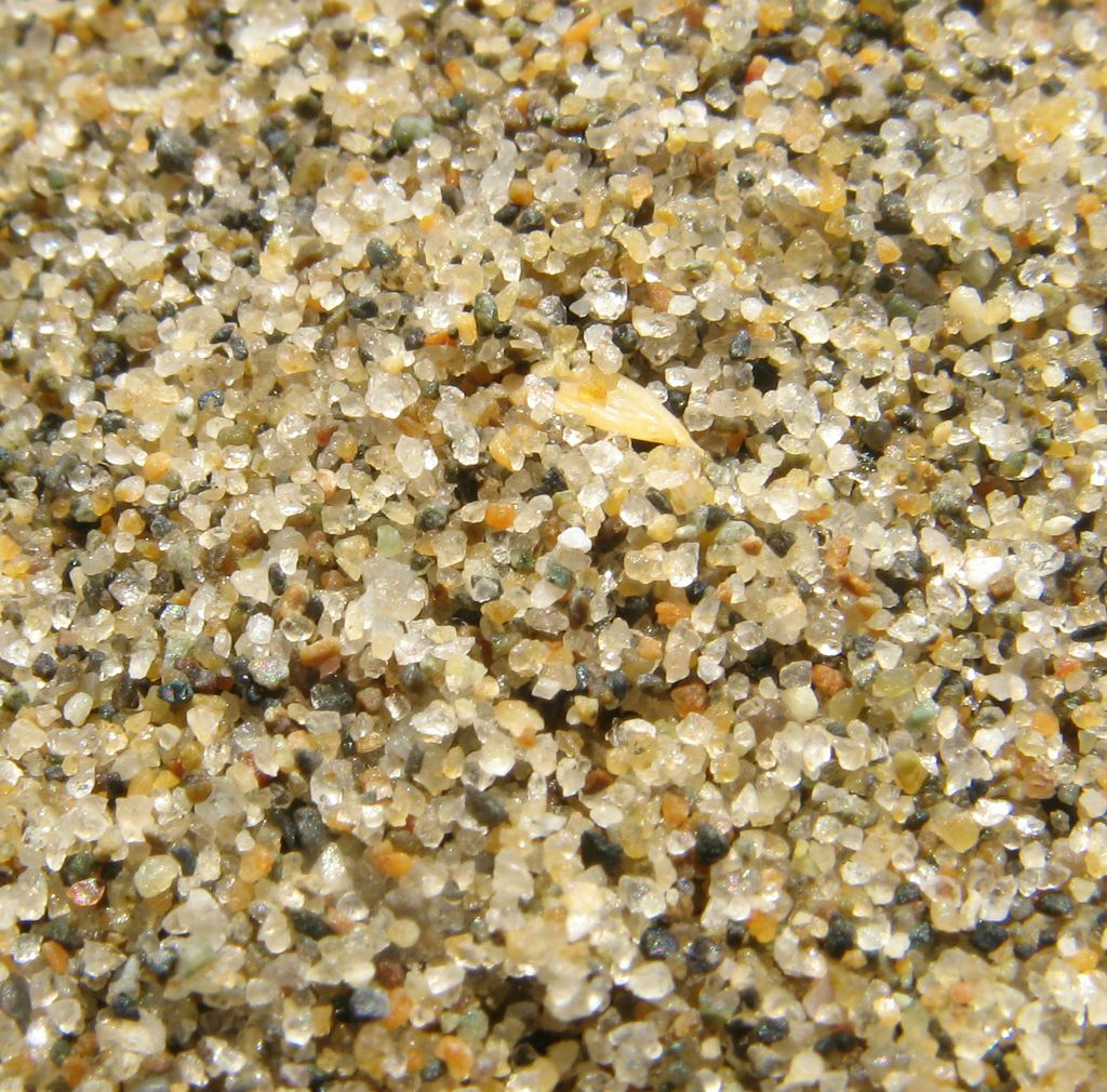 A areia é composta basicamente de pequenas partículas de dióxido de silício (Imagem: Reprodução/Domínio Público)