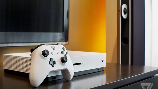 Microsoft lança Xbox One S temático de futebol americano