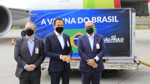 São Paulo recebe novo lote de insumos para fabricação da CoronaVac
