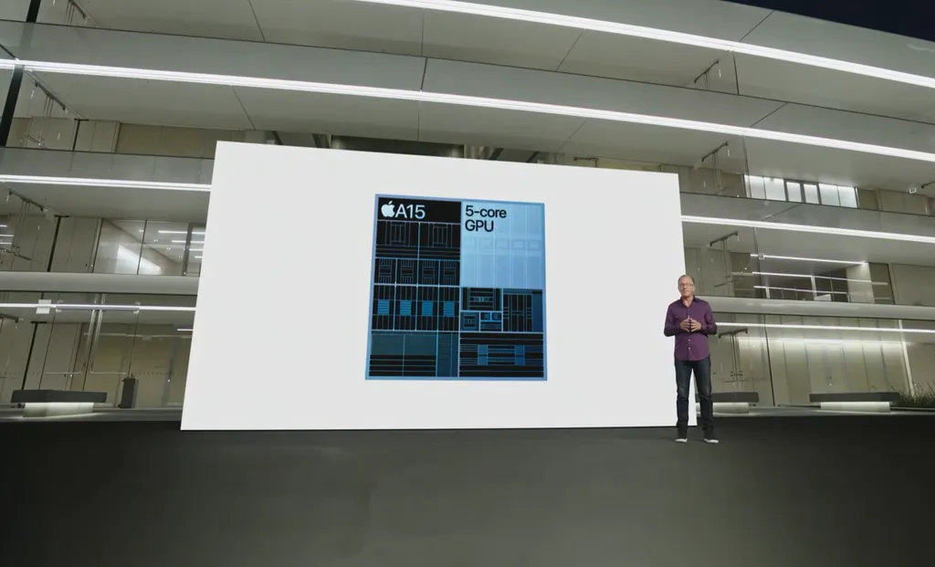 A15 Bionic com 5 núcleos de GPU será levado ao iPhone 14 e 14 Max/Plus, enquanto iPhone 14 Pro e 14 Pro Max devem estrear chip A16 Bionic (Imagem: Reprodução/Apple)