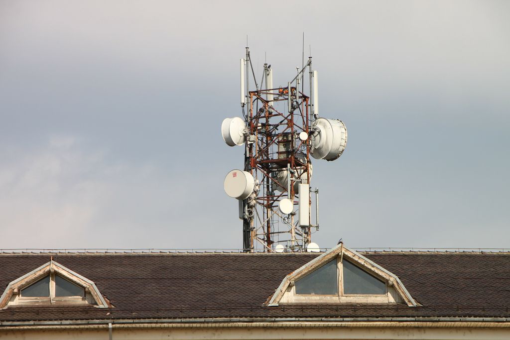 O próprio CEO da Ubiquitilink admite que as torres de celular fornecem cobertura mais rápida (Foto: Pixabay)