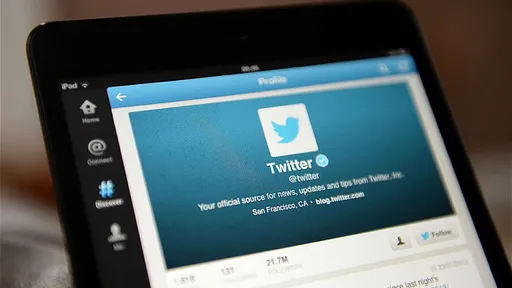 Twitter ativa por padrão algoritmo que mostra tweets fora de ordem cronológica