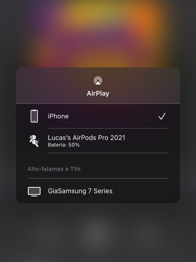 Selecione um dos dispositivos listados para ativar o recurso do AirPlay. Captura de tela: Lucas Wetten (Canaltech)
