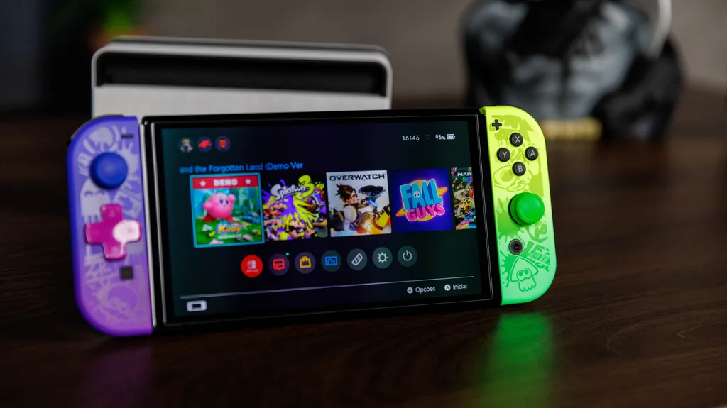O lançamento do Nintendo Switch OLED instigou fãs do Steam Deck a esperarem por um upgrade de tela parecido para o PC portátil da Valve (Imagem: Ivo Meneghel Jr/Canaltech)