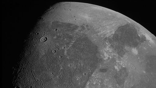 Sonda Juno fotografa Ganimedes após 20 anos sem novas imagens da lua de Júpiter