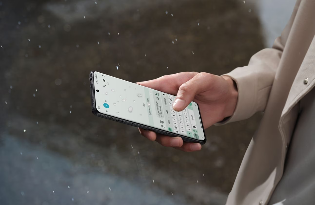 OnePlus 12 pode ganhar tela com sensor biométrico ultrassônico (Imaegem: Divulgação/OnePlus)