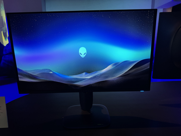 Monitor Alienware 27 4K QD-OLED - EMBARGO 07/01 01H00