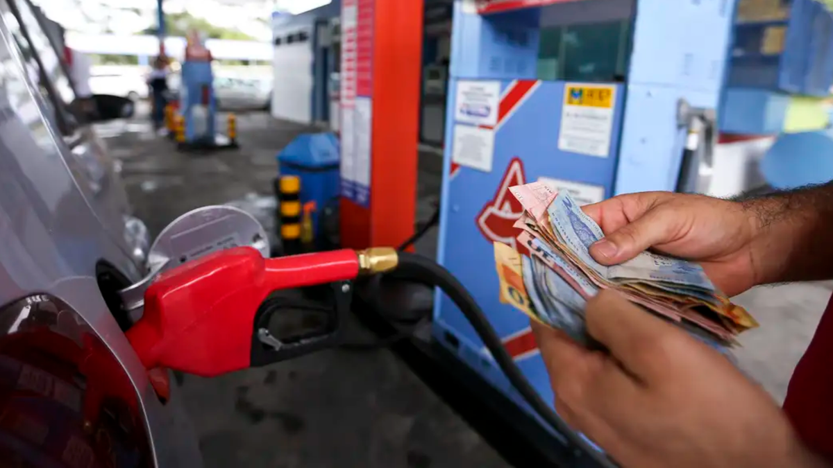 Como a BYD aposta em alta da gasolina para mudar seu próximo carro