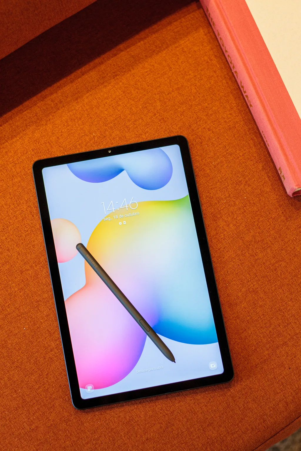 Tablet utilizado no experimento foi o Galaxy Tab S6 Lite, da Samsung (Imagem: Ivo Meneghel Jr/Canaltech)