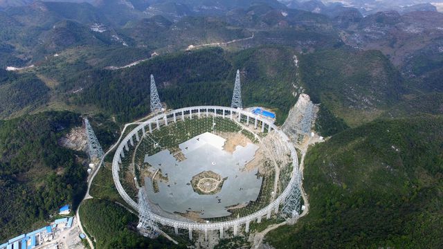 China termina de construir o maior radiotelescópio do mundo