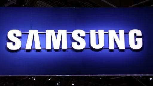 Samsung regista patente que sugere smartphone com dobra vertical