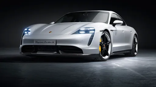 Porsche apresenta o Taycan, seu primeiro carro 100% elétrico e com 760 cv