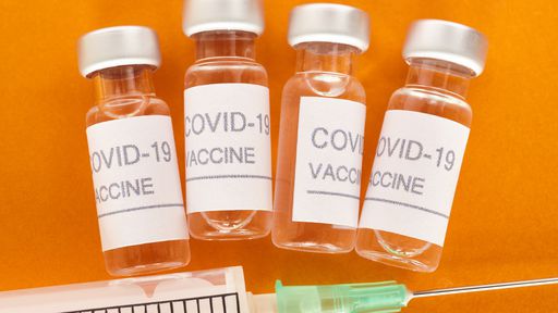 União Europeia tem alternativa para evitar quebra de patentes de vacina da COVID