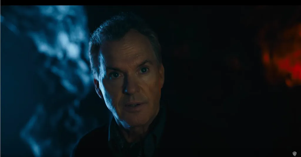 Ver esse Batman se tornar o mentor do novo Flash é também uma reverência ao que o personagem e Michael Keaton representam para o cinema de super-herói moderno (Imagem: Divulgação/Warner Bros)