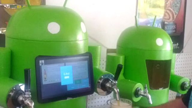 Conheça o 'KegDroid', um boneco Android que oferece cerveja e tecnologia