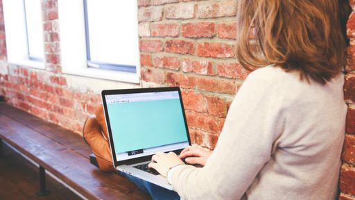 Mulheres que trabalham com TI ganham US$ 10 mil a menos que os homens