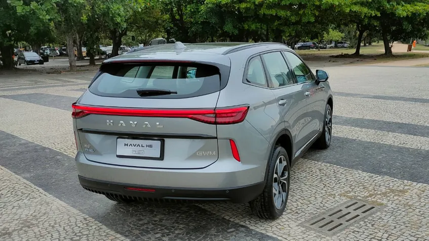 Haval H6 sofre pane na China e  prende  motorista por 500 km - 89